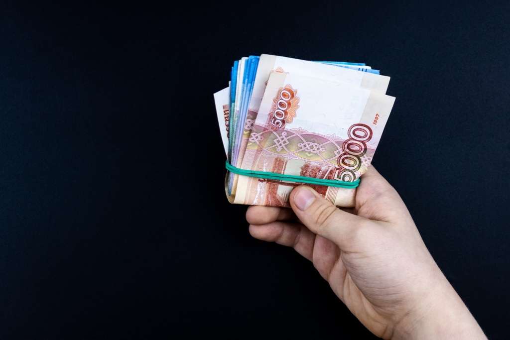 Спрос на наличные растёт: ЦБ зафиксировал рекордный с 2023 года прирост