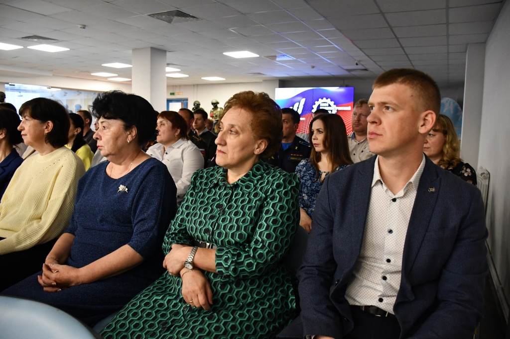 102 года надёжности: спикер гордумы Александр Кузьмичёв поздравил коллектив Ивановского завода «Полёт»