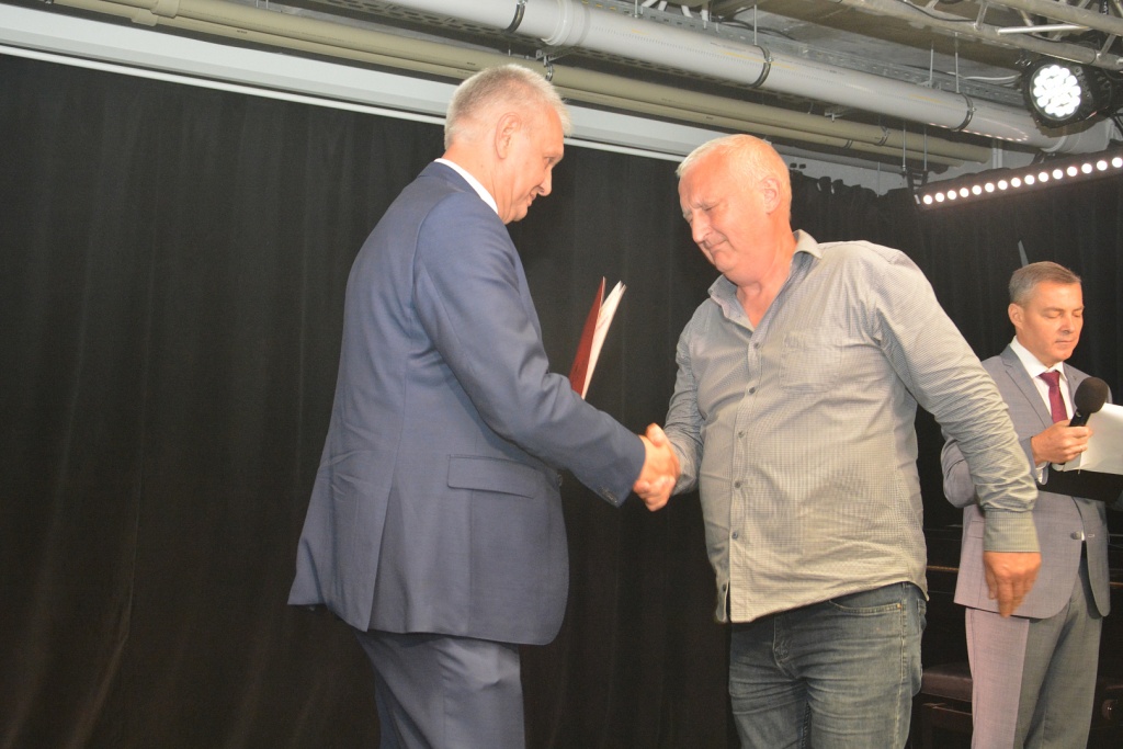 В Воронеже депутаты гордумы приняли участие в награждение победителей конкурса «Зелёный город, который построим мы»