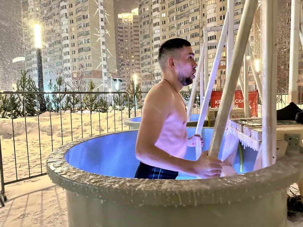 В Красногорске продолжаются крещенские купания