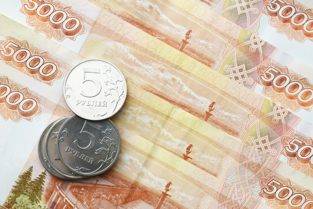 Жители Таджикистана стали реже приезжать на заработки в Россию