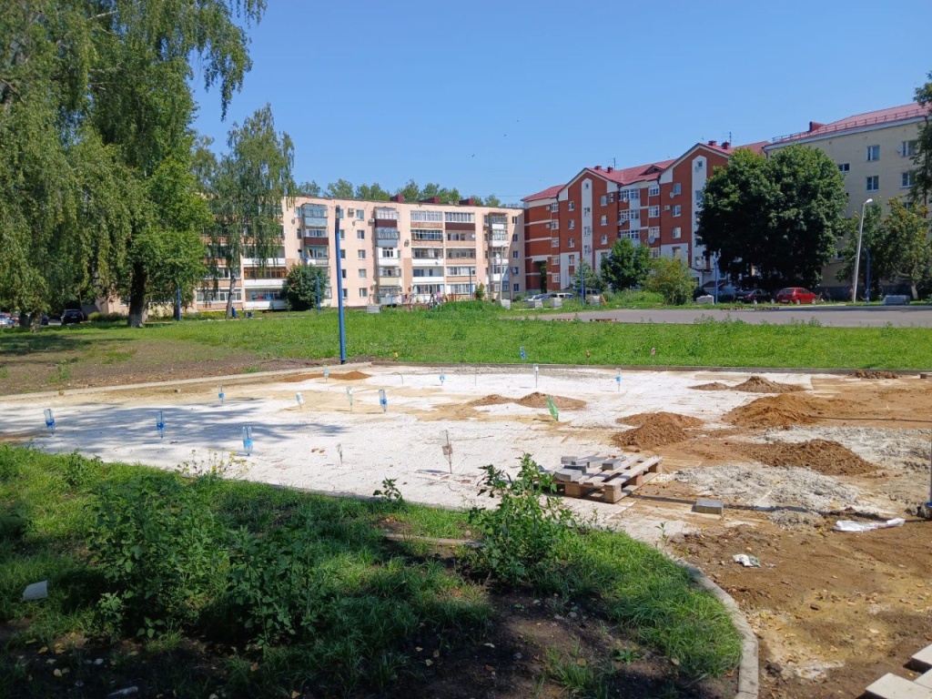 В Саранске благоустраивают общественную зону на улице Мордовской по нацпроекту