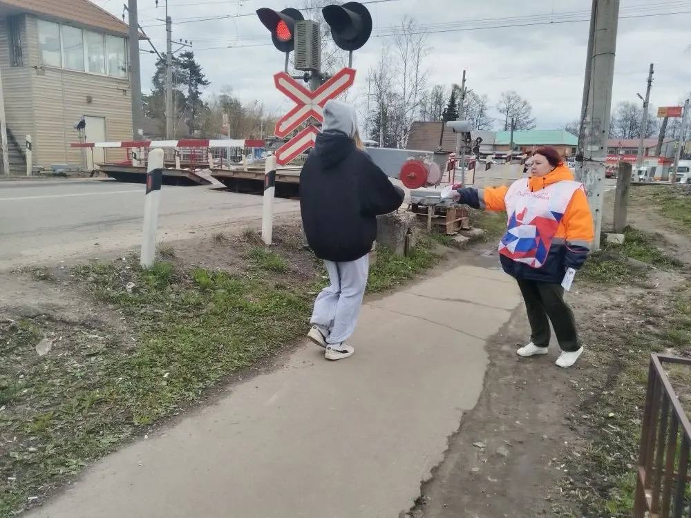 Железная дорога — зона повышенной опасности»: профилактический рейд прошёл на станции «Правда» в подмосковном Пушкинском