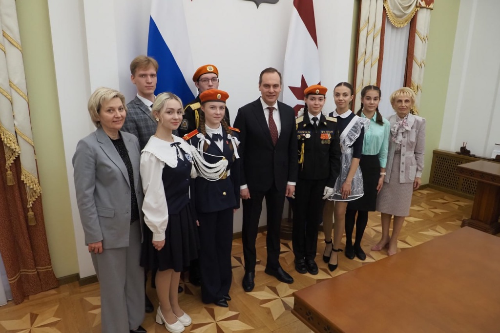 Глава Мордовии встретился с победителями республиканского конкурса «Ученик года – 2024» Глава Мордовии встретился с победителями республиканского конкурса «Ученик года – 2024»
