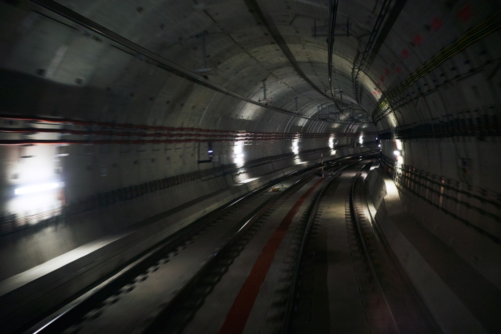 В самарском метро началась укладка рельсов на станции "Театральная"