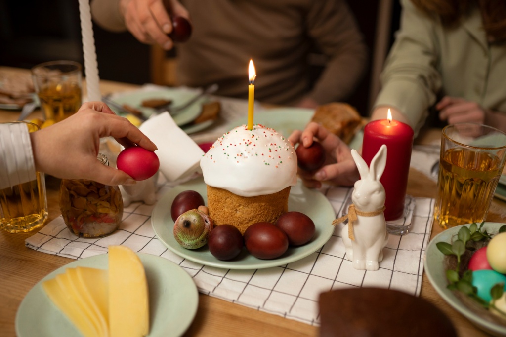 Специалисты подсчитали среднюю стоимость праздничного пасхального стола для россиян