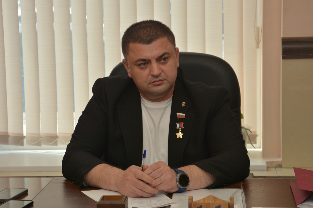 Поддержка тех, кто защищает страну: Андрей Дьяченко помог решить вопросы участников СВО