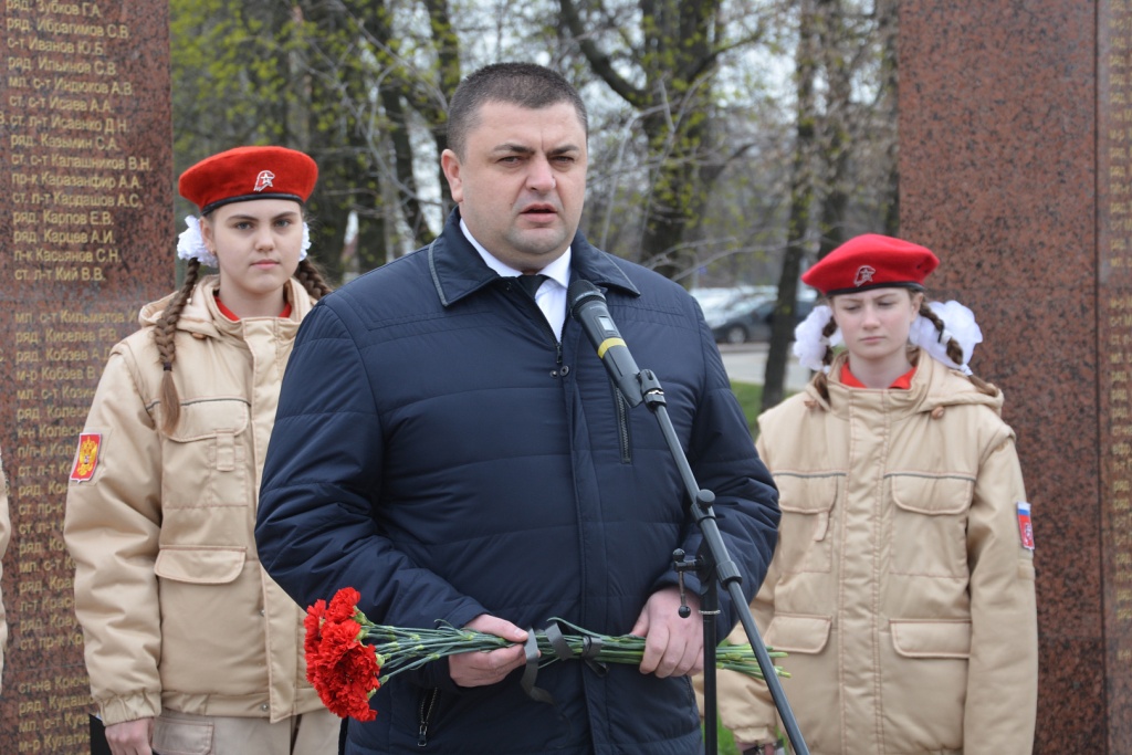 Андрей Дьяченко: «Мы обязаны помнить правду о той войне» — в Воронеже почтили память воинов 245‑го мотострелкового полка